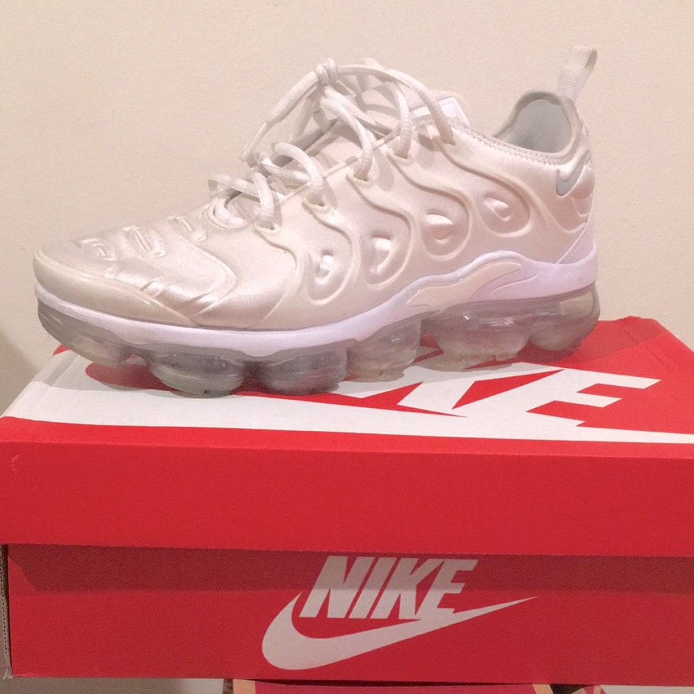 Nike vapor max in white used...